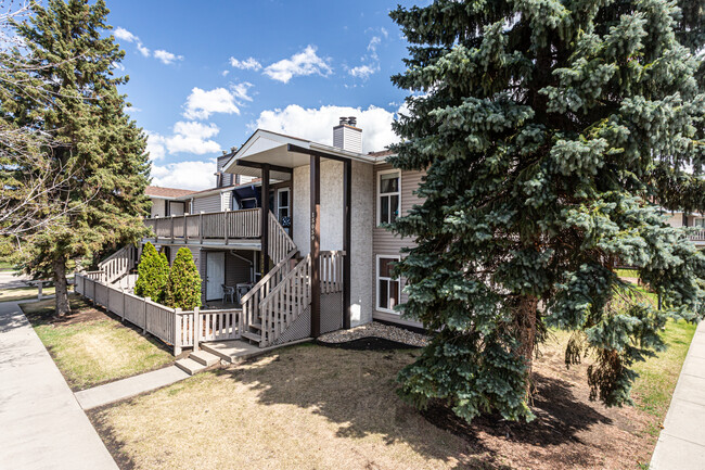 15051 26 St NW in Edmonton, AB - Building Photo - Building Photo