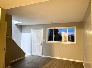 120 Daniels Dr in Midland, PA - Building Photo - Building Photo