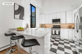 489 Broome St in New York, NY - Building Photo - Building Photo