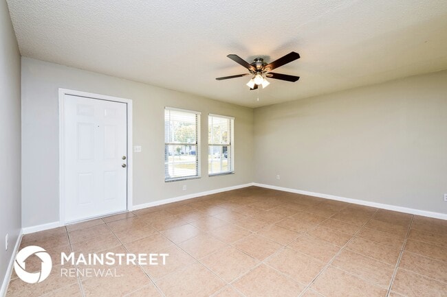 18608 Sebring Rd in Ft. Myers, FL - Foto de edificio - Building Photo