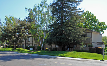 McKinley Garden Apartments in Sacramento, CA - Building Photo - Building Photo