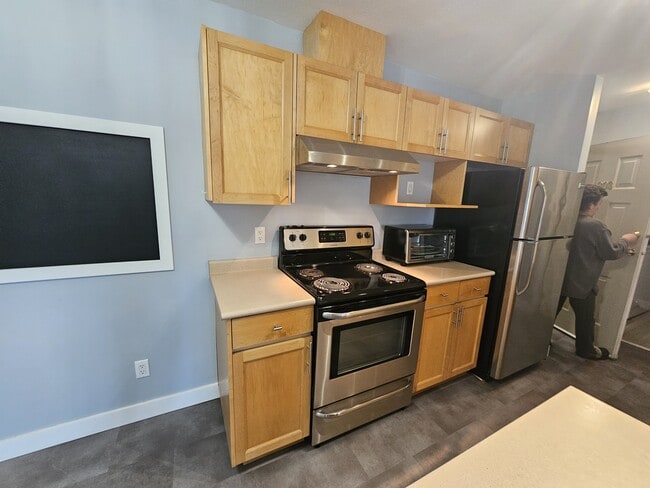 22722 Lougheed Hwy. in Maple Ridge, BC - Building Photo - Building Photo