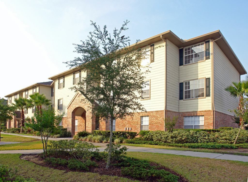 Raintree Apartments in Clermont, FL