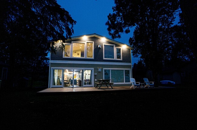 property at 1547 Norrona Ct SW