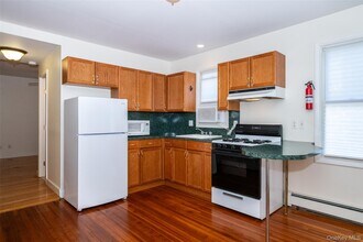 320 Melbourne Ave in Mamaroneck, NY - Building Photo - Building Photo