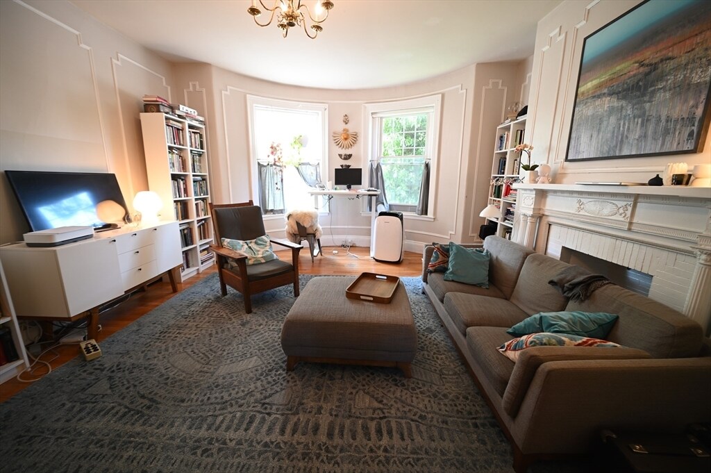 1722 Beacon St in Brookline, MA - Foto de edificio