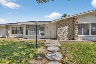 10157 La Reina Rd in Delray Beach, FL - Building Photo - Building Photo