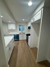 11624 208th St in Lakewood, CA - Building Photo - Building Photo