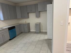 Room in House on Campbellton Rd SW in Atlanta, GA - Building Photo - Building Photo