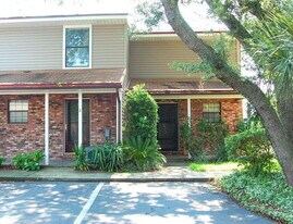 229 Carmel Dr in Fort Walton Beach, FL - Building Photo