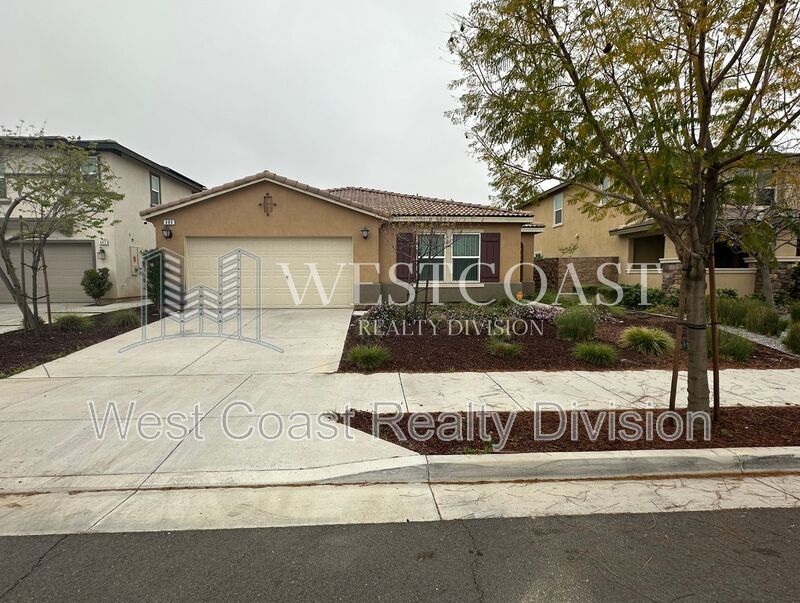 489 Cimarron Dr in Perris, CA - Foto de edificio