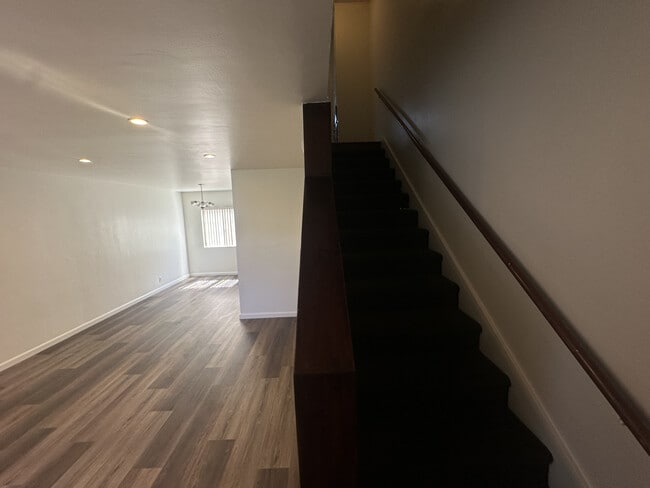 2548 8th Ave in Los Angeles, CA - Foto de edificio - Building Photo