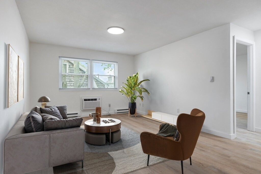 303 Broadway in Lynn, MA - Building Photo