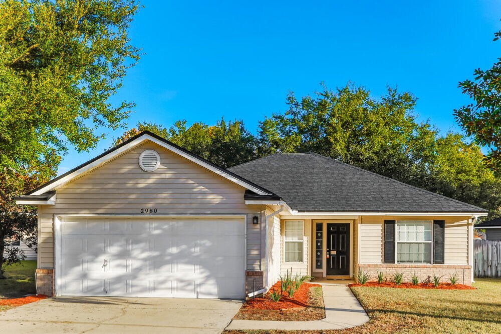 2980 Brittany Bluff Dr in Orange Park, FL - Building Photo