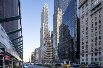 515 Park Ave in New York, NY - Building Photo - Building Photo