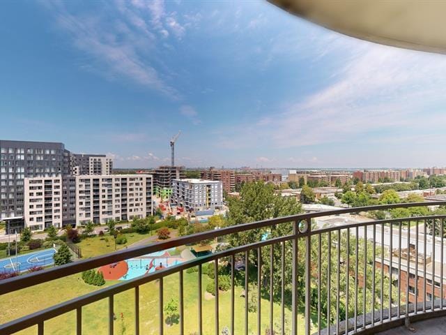 1115 Boul. Cavendish in Montréal, QC - Building Photo