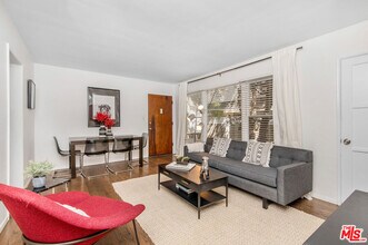 2115 Ocean Park Blvd in Santa Monica, CA - Building Photo - Building Photo
