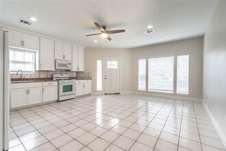 1110 Ryon St in Houston, TX - Building Photo - Building Photo