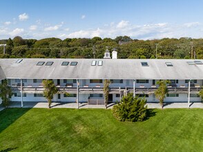 Amagansett Dunes in Amagansett, NY - Foto de edificio - Building Photo