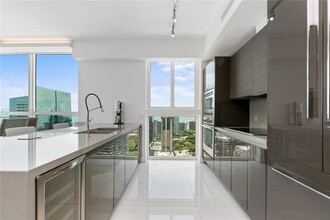 1080 Brickell Ave in Miami, FL - Building Photo - Building Photo