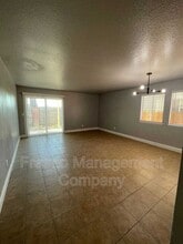 3306 W Shields Ave in Fresno, CA - Building Photo - Building Photo