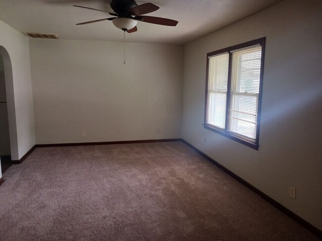 1505 N Holder Rd in Independence, MO - Building Photo - Building Photo