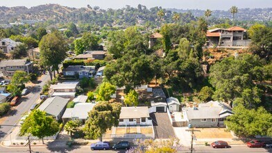 1942 Chickasaw Ave in Los Angeles, CA - Foto de edificio - Building Photo