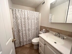 93 W Emerson St-Unit -3 in Melrose, MA - Building Photo - Building Photo