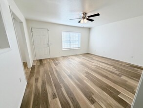 506 Cormay Ct, Unit B in Springdale, AR - Foto de edificio - Building Photo