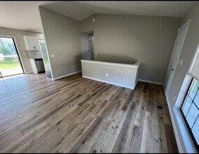 1350 Manuka Dr in O'Fallon, MO - Building Photo - Building Photo