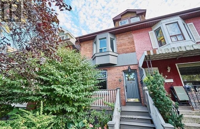 property at 7 Strathmore Blvd