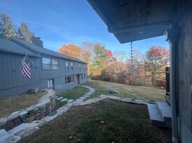 120 Looking Glass Hill Rd in Morris, CT - Building Photo
