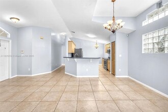 17002 NW 10th St in Pembroke Pines, FL - Building Photo - Building Photo