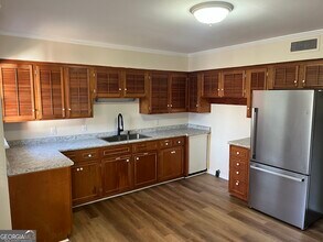 220 S Zetterower Ave in Statesboro, GA - Building Photo - Building Photo