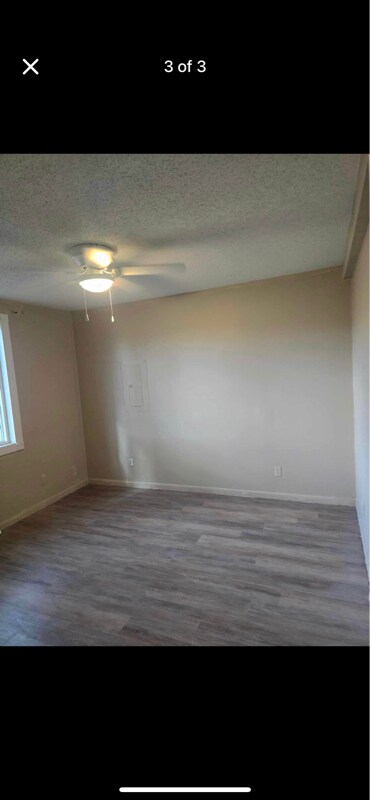 36564 Bismark Rd in New Boston, MI - Foto de edificio - Building Photo