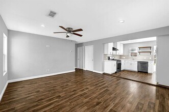 7710 Erath St in Houston, TX - Building Photo - Building Photo