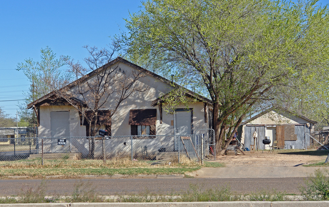 1122 44th St in Lubbock, TX - Building Photo