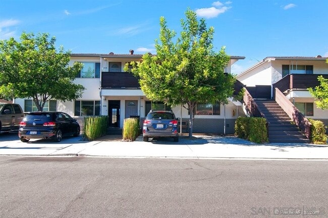 property at 4682 Edgeware Rd