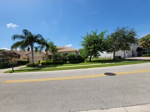 180 Sedona Way in Palm Beach Gardens, FL - Foto de edificio - Building Photo