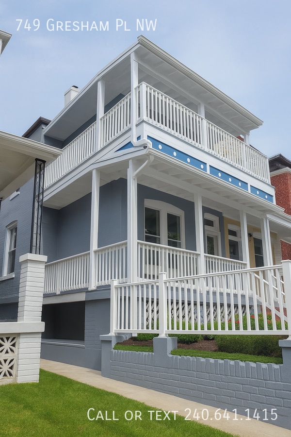 property at 749 Gresham Pl NW