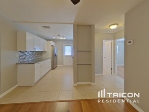 5046 10th St N in St. Petersburg, FL - Building Photo - Building Photo
