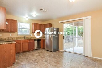 2115 Clear Ct in San Antonio, TX - Building Photo - Building Photo