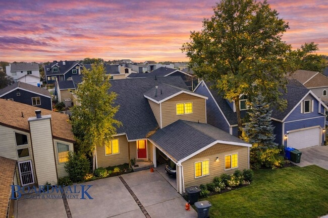 property at 318 Park Creeke Ln