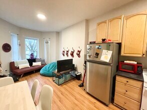 96 Hammond St in Boston, MA - Foto de edificio - Building Photo