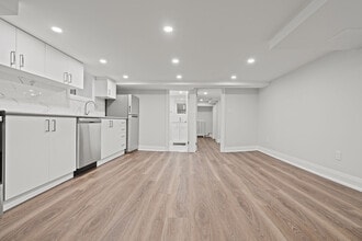 30 Strathgowan Ave in Toronto, ON - Building Photo - Building Photo