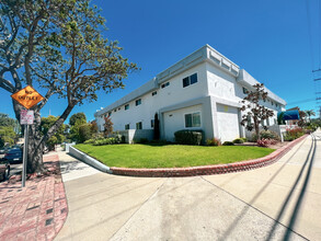 Imperial Romano Apartments in Torrance, CA - Building Photo - Building Photo