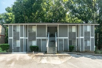 733 Pointe Ct in Tallahassee, FL - Building Photo - Building Photo