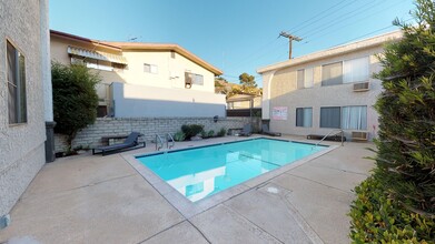 Rock Glen Villa in Glendale, CA - Building Photo - Interior Photo