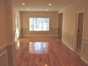 19 Gilman St in Somerville, MA - Foto de edificio - Building Photo