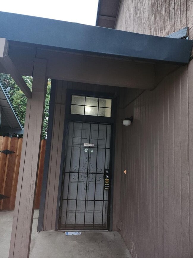 1953-1955 Glen Ridge Dr in Ceres, CA - Building Photo - Building Photo